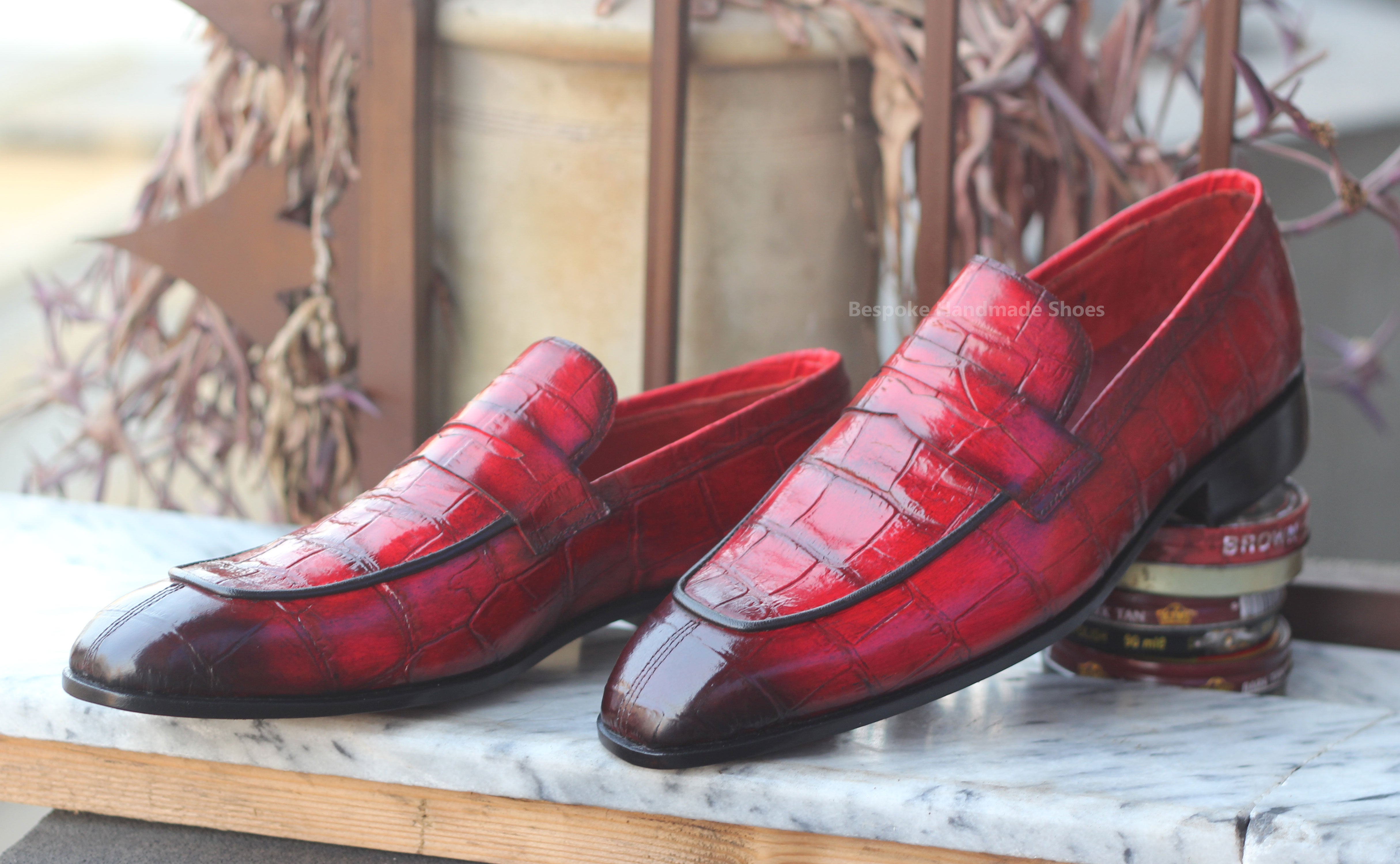 Tailor Made Men's Red Alligator Print Leather Black Shaded Toe Slip On Moccasin Loafer Formal Shoes